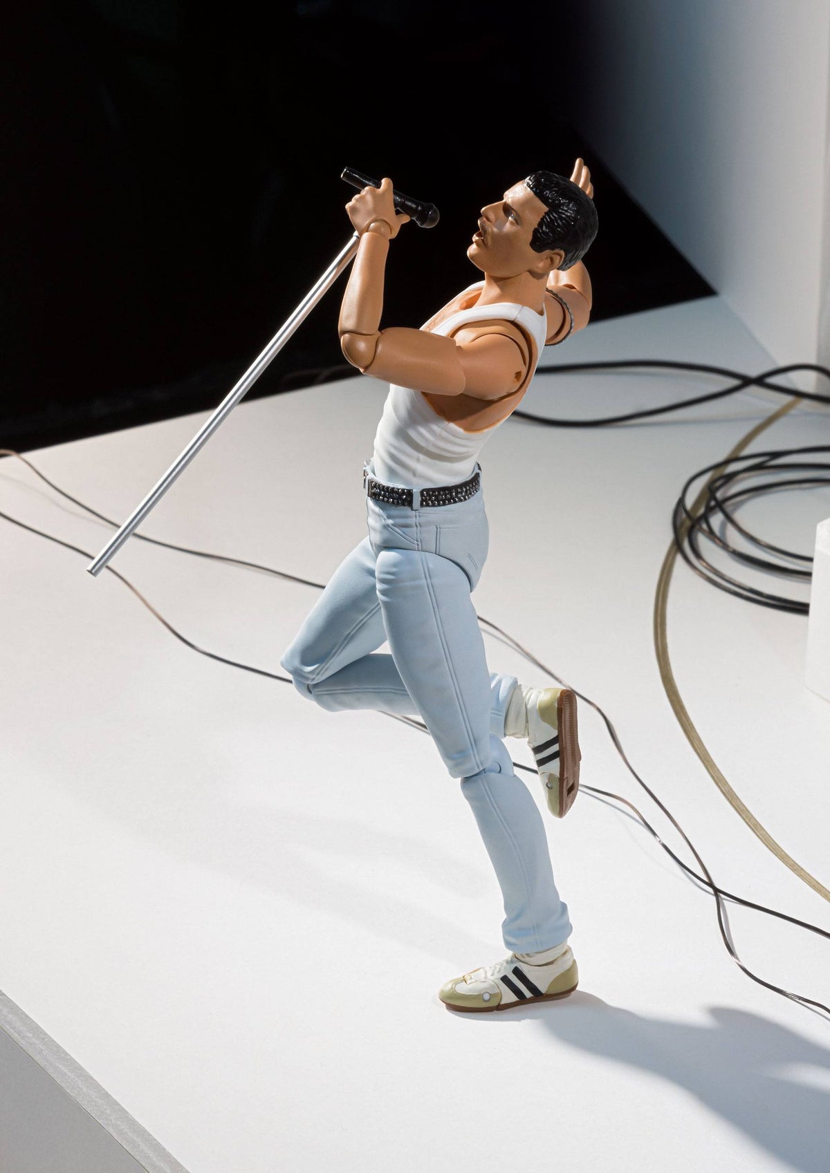 Queen Collectible 2020 Tamashii Nations BanDai Freddie Mercury Live Aid SH Figuarts 5" Figure